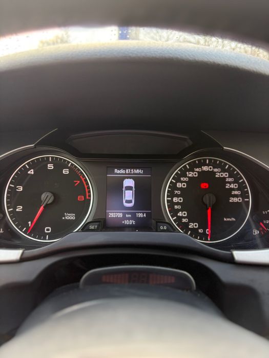 Vând/schimb Audi A4 B8