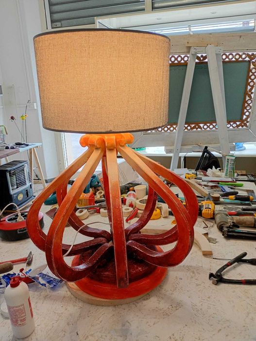 De vanzare veioza handmade,  lemn masiv , produs unic .