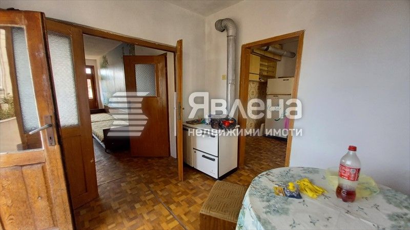 Жилищен имот без такса поддръжка в широк център Царево