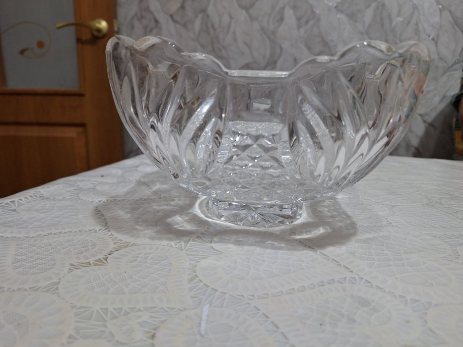 Фруктовая ваза из хрусталя.