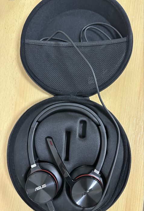 Casti asus premium