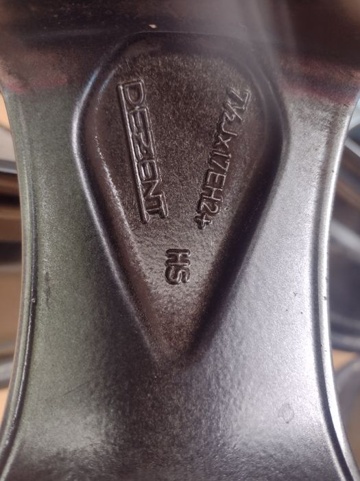 Перфектни Dezent 17-5x108 ET40 7.5j Ford  S Max