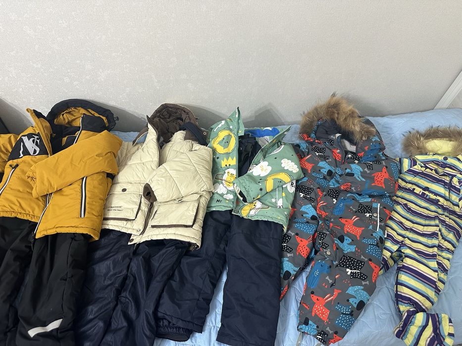 Продам комбинезоны на мальчика