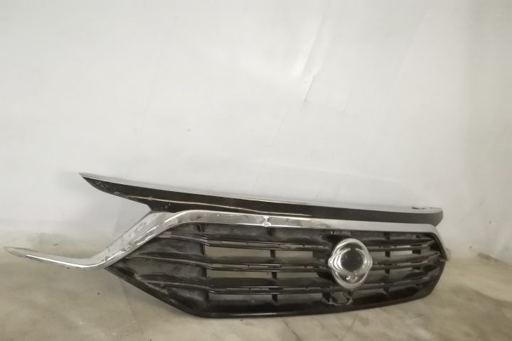 Grila Centrala Originala In Stare Buna SsangYong Rexton Y400 2017 2018