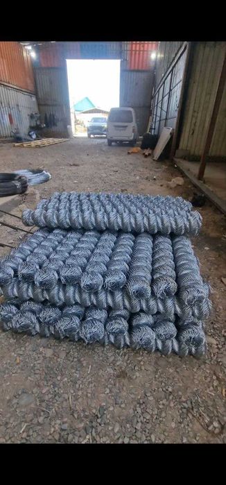 Сетка рабица. Продажа готовых рулонов на складе.