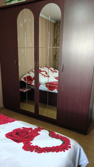 Продам шкаф 4х дверный