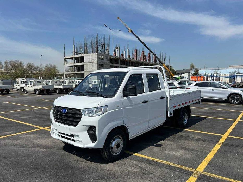 TM3BORTOVOY yuk tashishga moljallangan qosh kabina va balonlik mashina