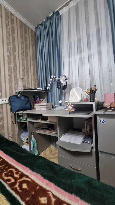 Продаётся стол для учебы