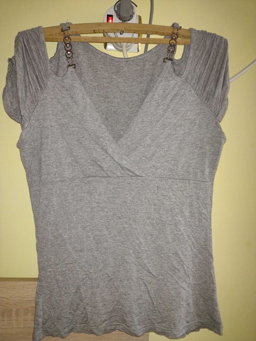 Дасмки летни  блузки 2 броя цената е за двете размери с/м