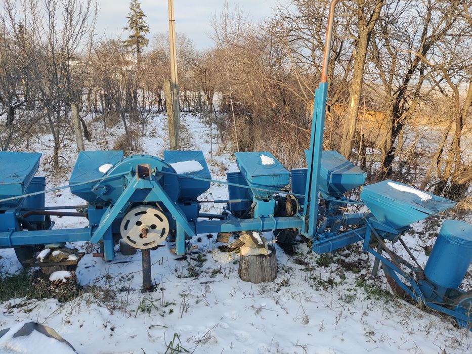 Vând Semănătoare Porumb spc8