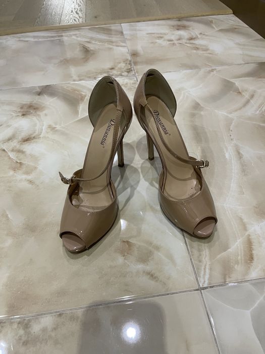 Необычные шикарные босоножки