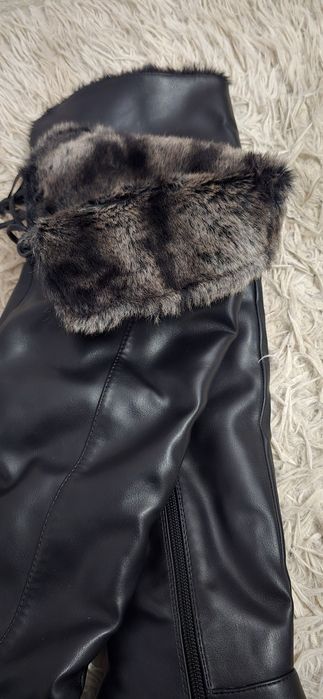 Кожени чизми на ток