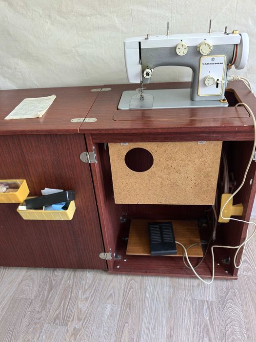 Продам швейную машину