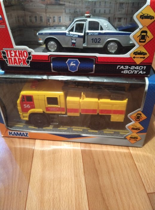 Машинки железные новые