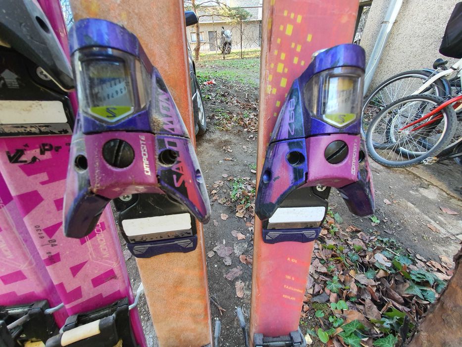 2 броя Мъжки ски с автомати