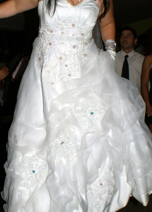 Vand sau schimb rochie mireasa