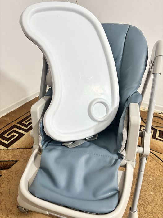стульчик для кормление , совсем новый состояние отличное