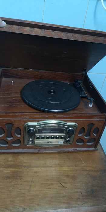 Старинен Часовник Радио и други