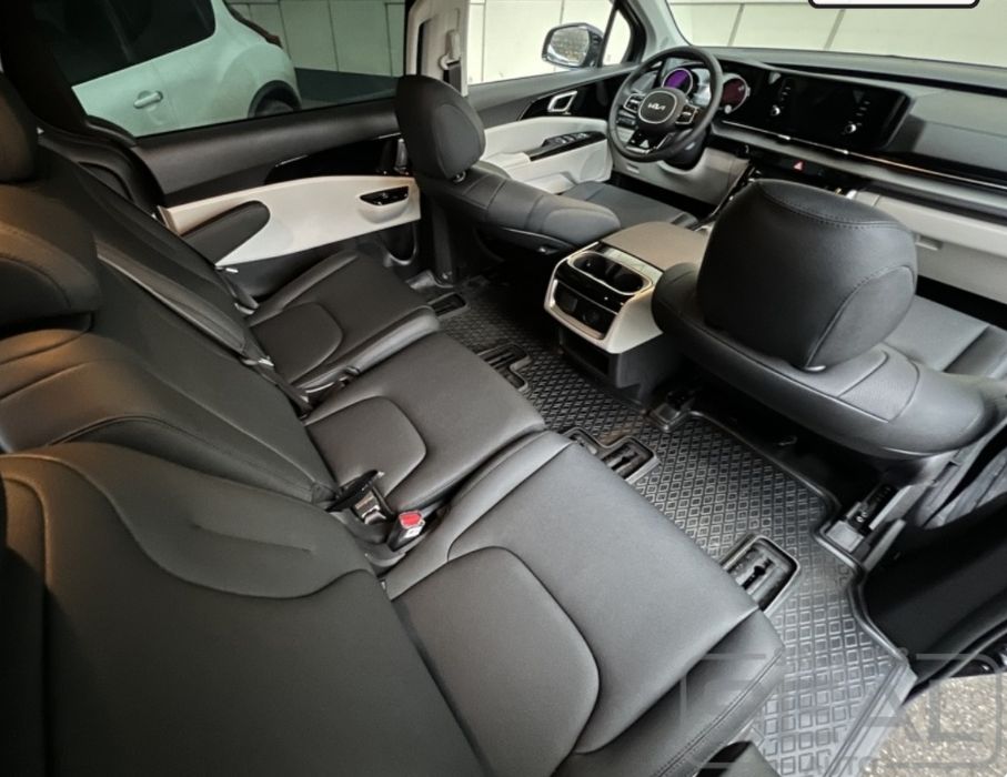 Продам Kia Carnival