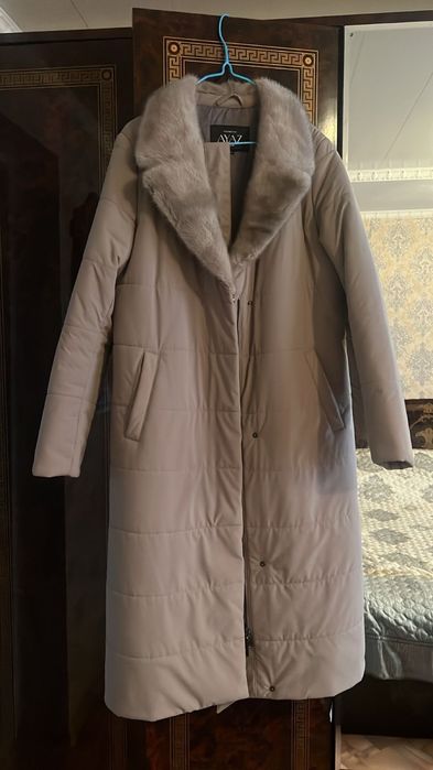 Зимнее пальто с норковым воротником