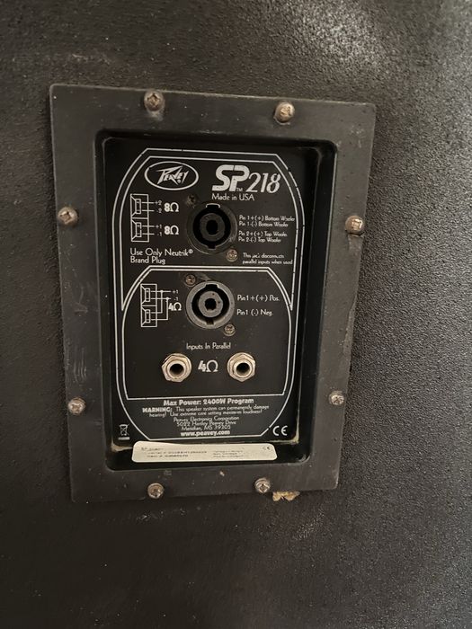 Корпуса от колонок peavey sp218