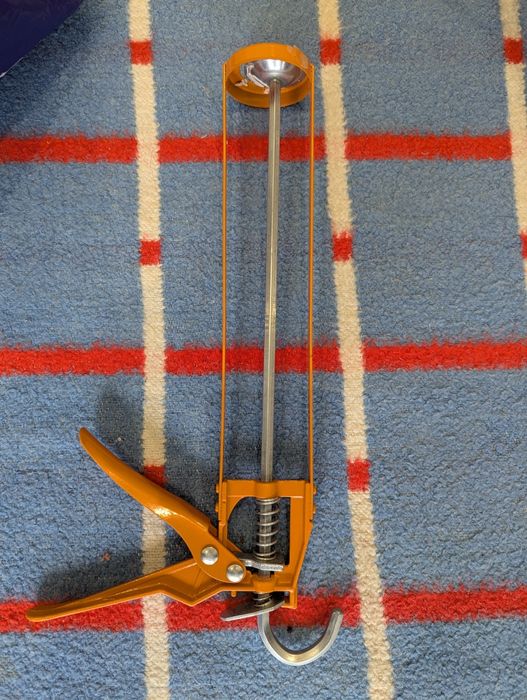 Пистолет для герметика