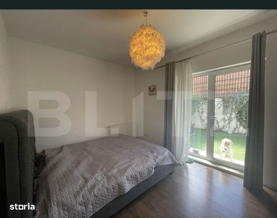 Persoana fizica vand Apartament cu curte privata