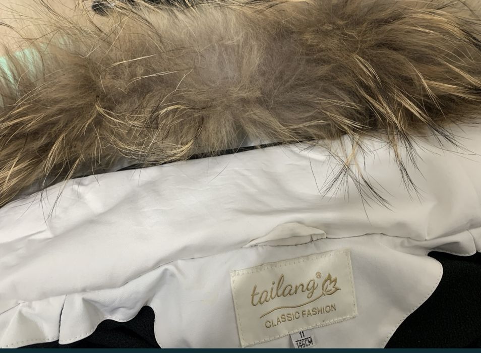 Продаю зимнуюю куртку для девочек