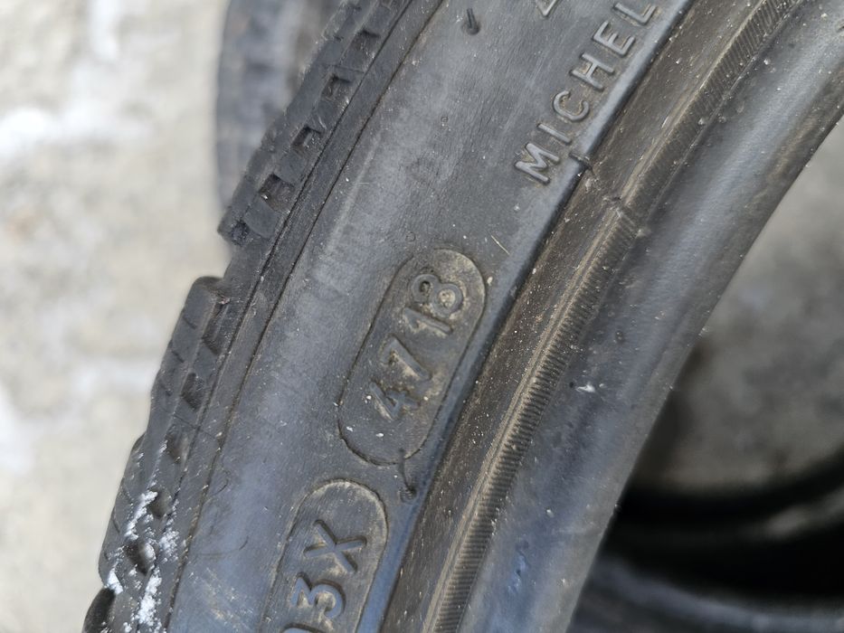 Anvelope iarna 225 35 19