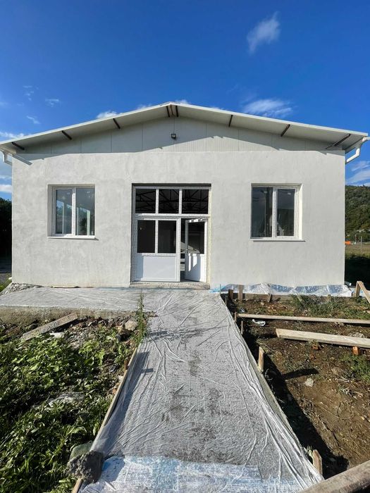 Inchiriez hala 350 mp cu teren 1350mp Tautii Magheraus