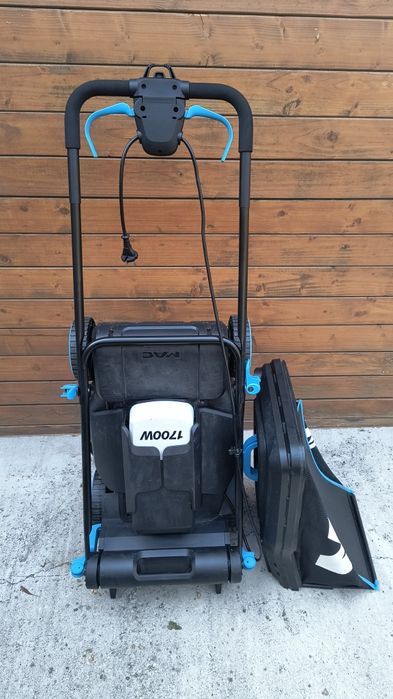 Vând mașina tuns iarba electrica