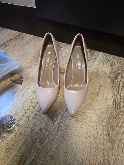 Дамски обувки ботинели 37,38