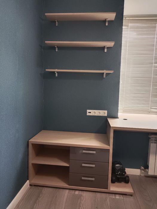 Продам мебель для рабочей зоны