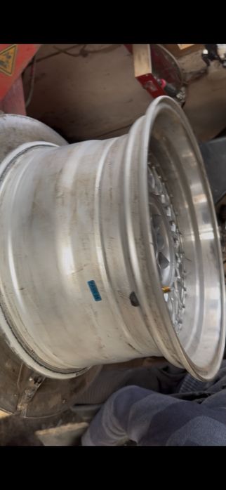 Разноширокие bbs r16 с полкой почти новые