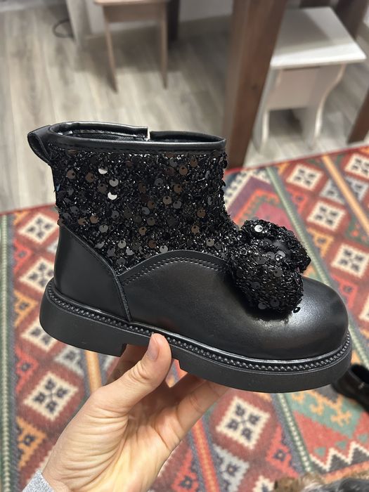 Продам демисезонные сапоги