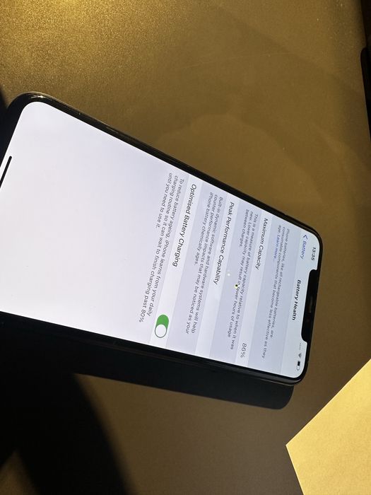 Apple iPhone 11 Pro Max – 64 GB