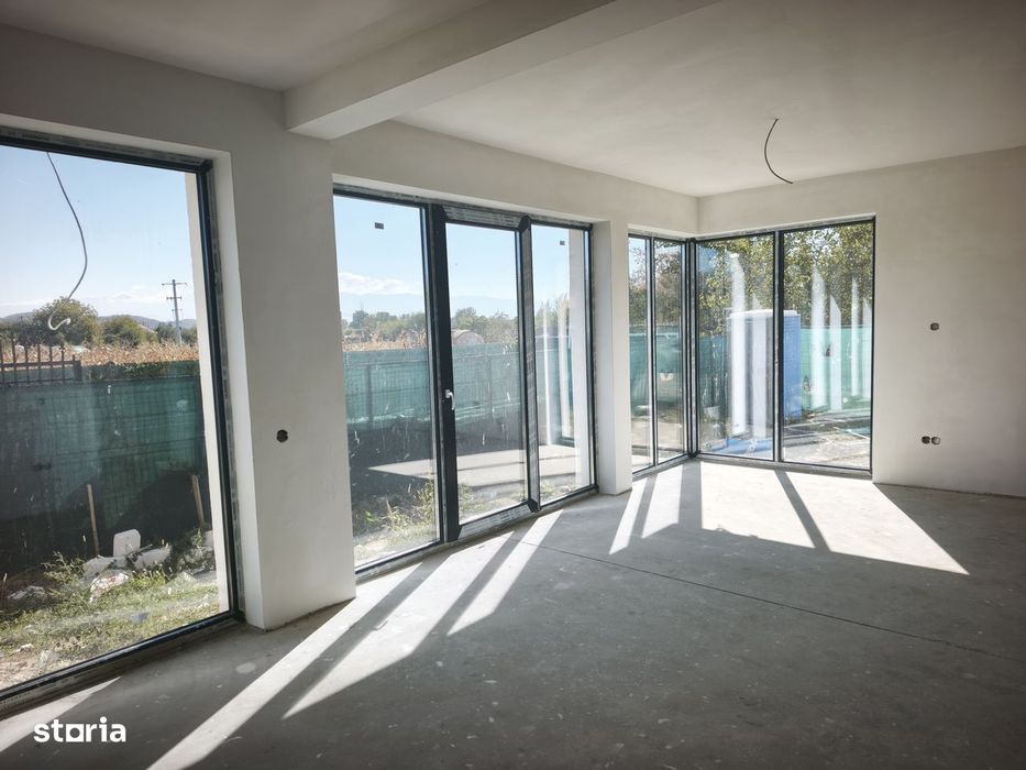 Casa 4 camere tip duplex sau individuala,predare la alb ,zona Selimbar