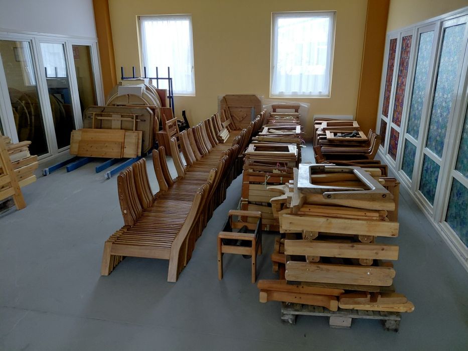 Vând blaturi ieftine pentru mese și componente pentru scaune, incomple