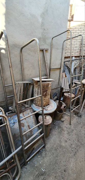 Решетки металлические, Металл листовой. Лестница для бассейна н/ж