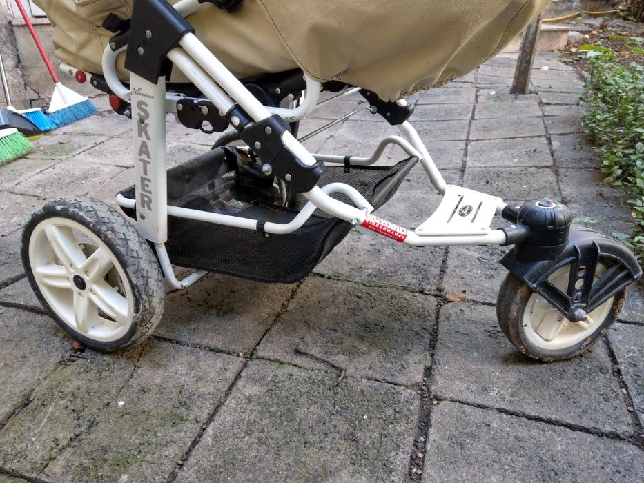 Масивна немска бебешка количка Hartan