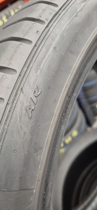 285 35 21 Pirelli o bucată