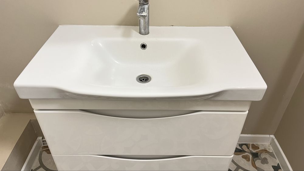 Раковина с тумбой