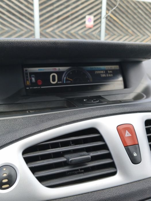 Vând Renault Scenic