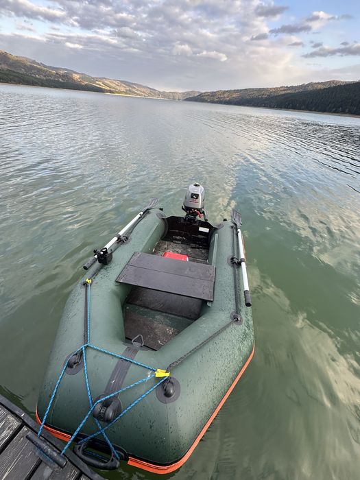 Barca kolibri cu motor 4 cai