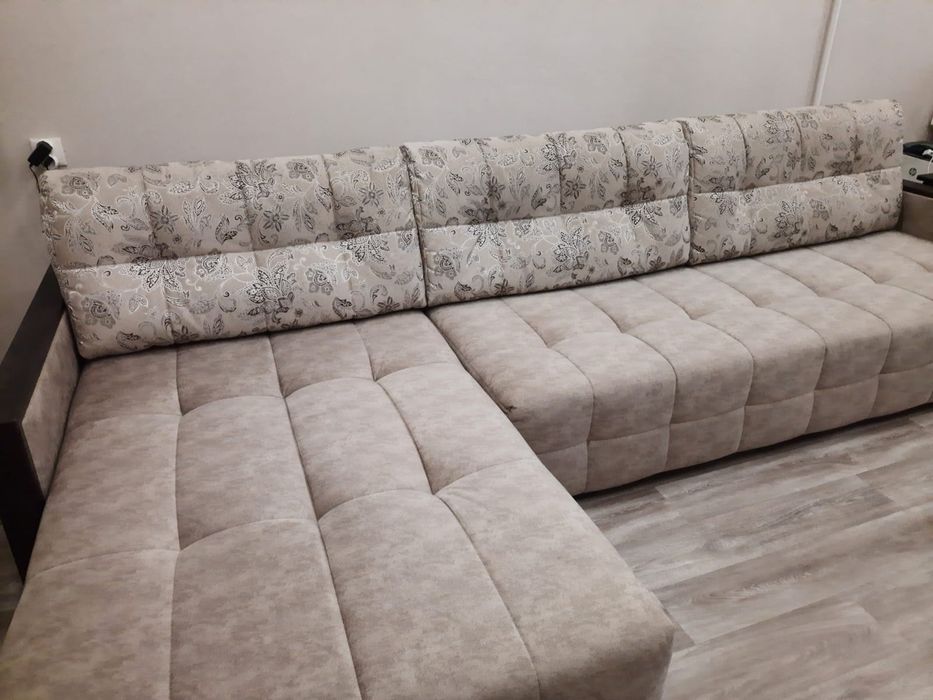 Продам диван длинна 3.2