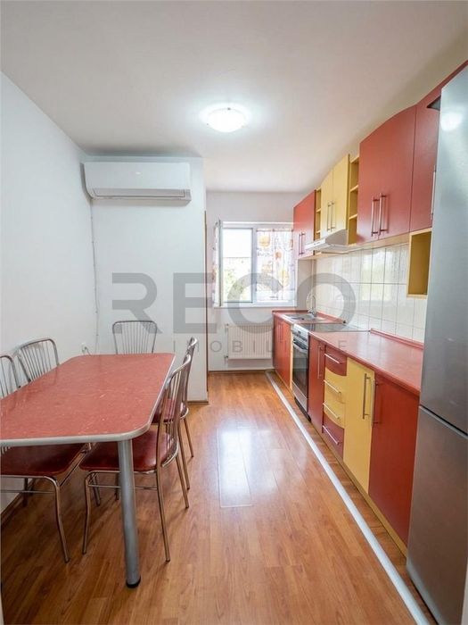 Apartament 3 camere 70 mp decomandat Cantemir
