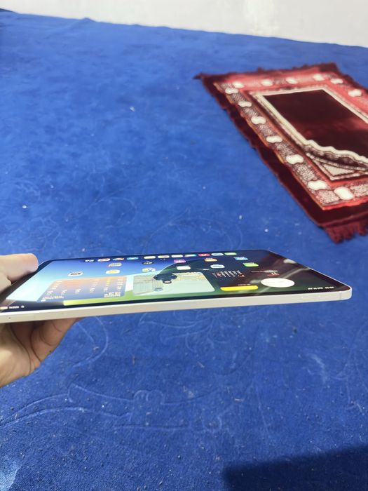 ipad 11pro m1  holari yaxshi