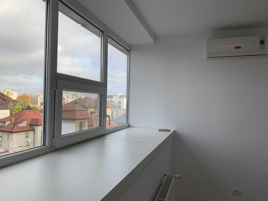 Piata 700,Unirii, spatiu/birou SAD 22,44 mp, central, parcare
