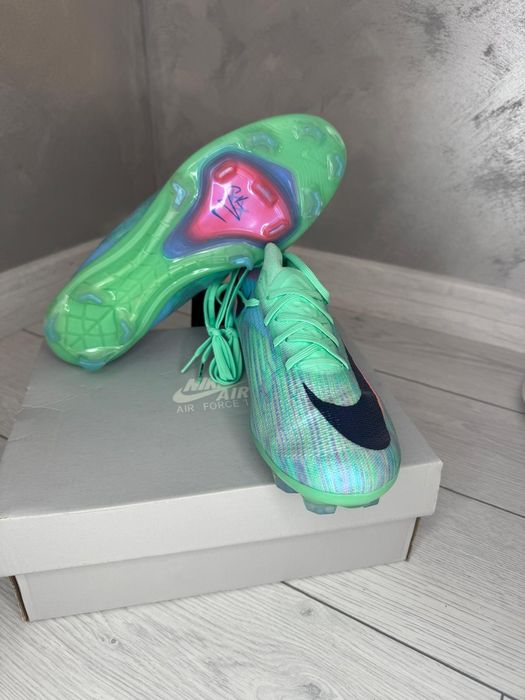 Ghete fotbal noi Elite Version originale