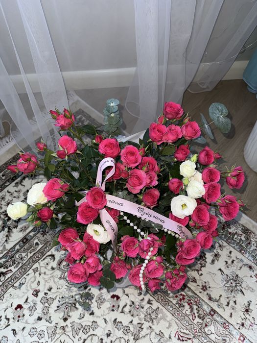 Продам свежие цветы в корзине